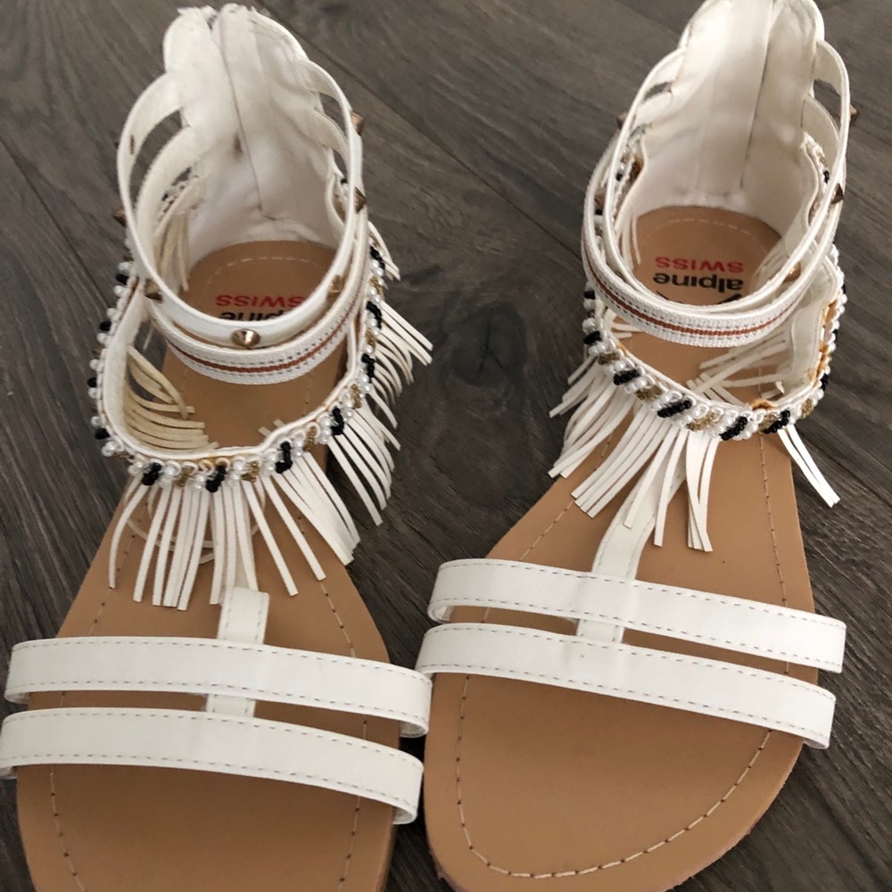 Alpine swims NWT shoes